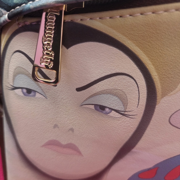 Loungefly Snow White Backpack - Picture 6 of 7